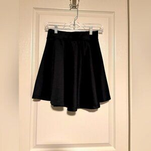 Women's Black Short Skirt by Spirit Halloween Size Large